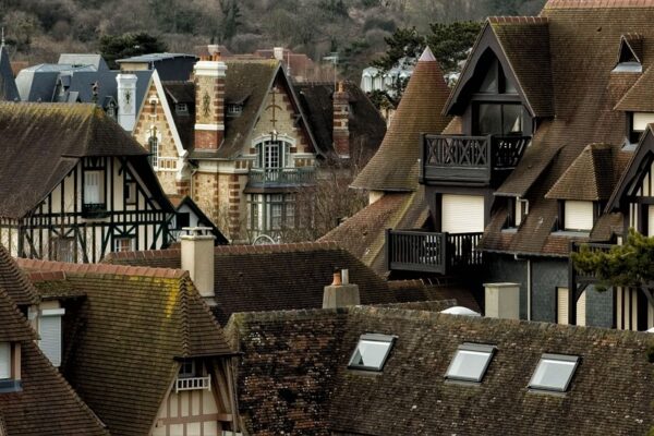 Vivre dans une maison à Deauville : le luxe Normand !